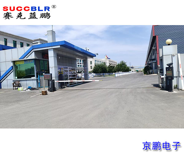 cae16e9b4c267edf64f9f9b3267cf86a.jpg